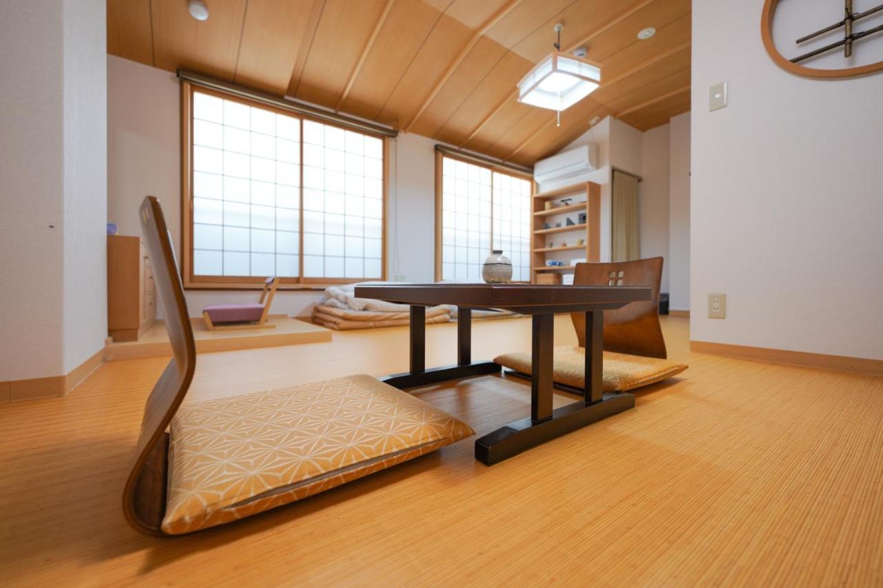 July Hotel Ōsaka